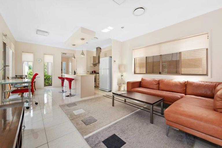 Impeccable Modern 1 Bedroom Apartment ~ Taringa - B&B Brisbane