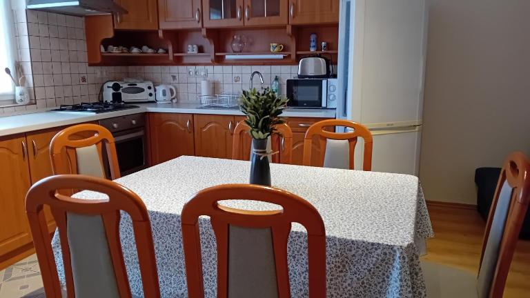 HOME apartman - Bed and Breakfast Keszthely
