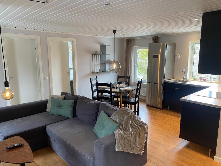 Stockholm Archipelago House with shared pool - B&B Mörtviken