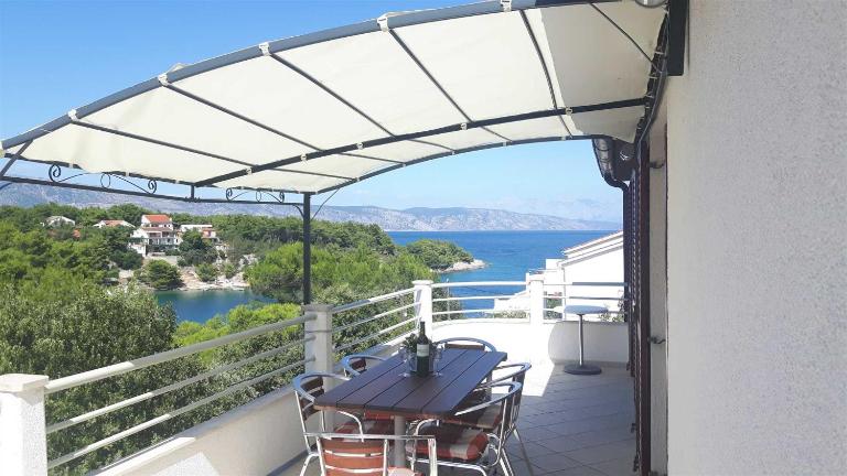 Apartments Hodak - Apartment with Sea View - B&B Bosančići