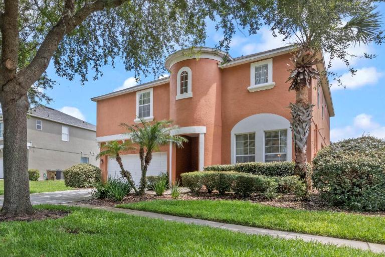 Be-Our-Guest Home! 15 mins to Disney! - B&B Kissimmee