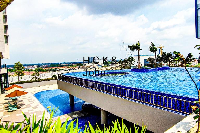 Double Storey Pool at Trio Setia by HCK - B&B Klang