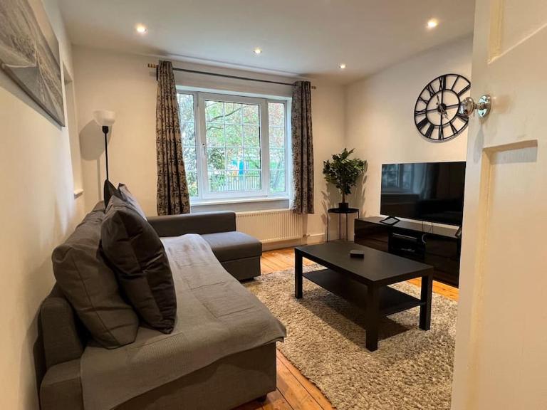 3 Bed luxury house, 10 min walk to underground - B&B Londra