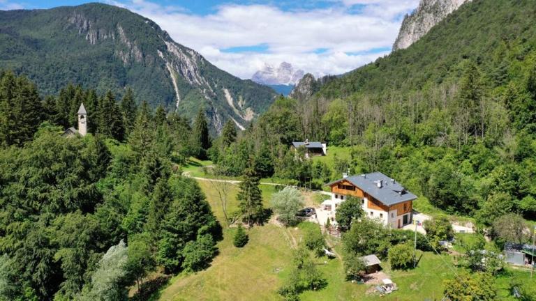 AGRITURISMO BORGO DAMOS - Bed and Breakfast Valle di Cadore