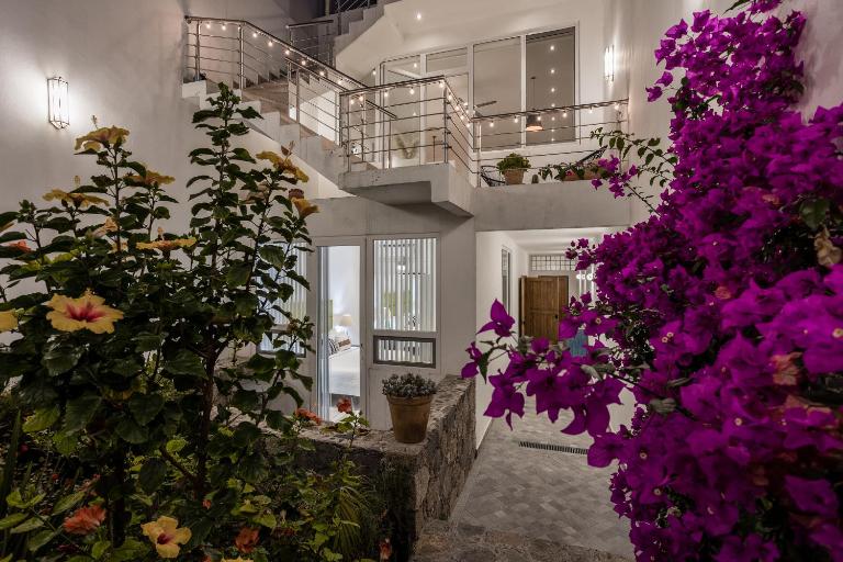 Casita Blanca, 1BR Modern Home with AC & Rooftop - B&B San Miguel de Allende