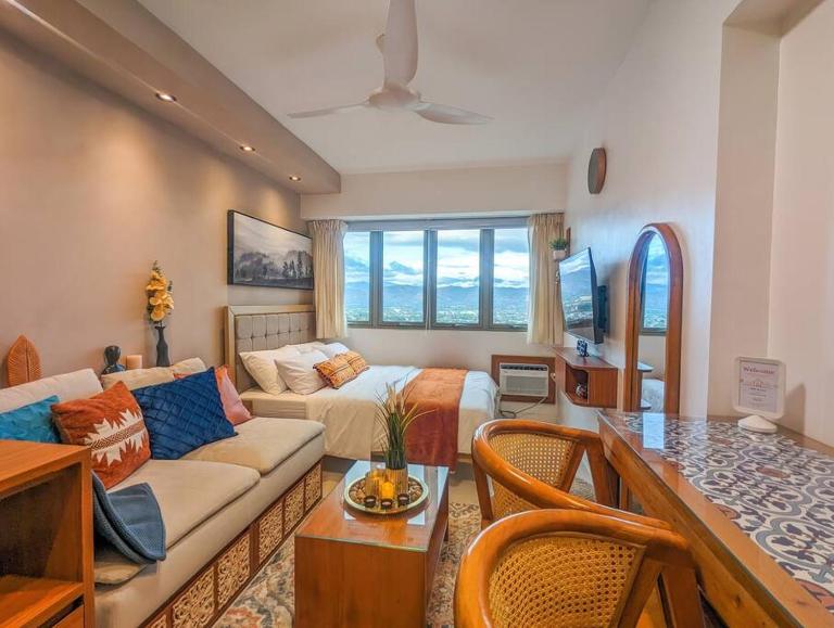 Bright & Stylish Studio Condo in Commonwealth, UP Diliman - B&B Manila