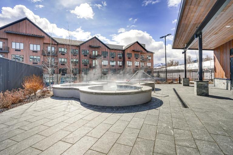 Ski-In/Ski-Out Resort Studio w/ Views in Park City - Bed and Breakfast Park City