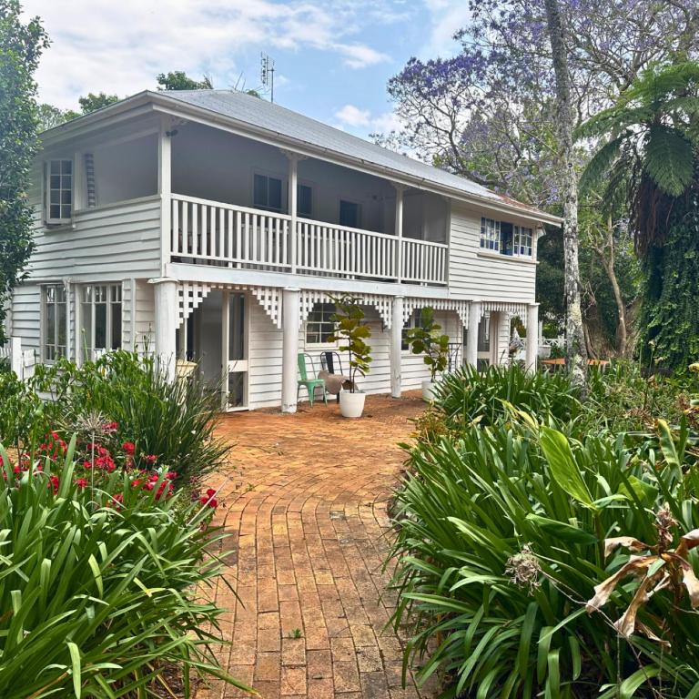 Memory Lane Accommodation - B&B Tamborine Mountain