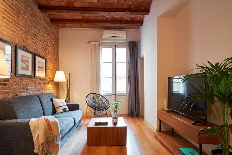 Catalan Comfort near Sagrada Familia by MyRentalHost - B&B Barcellona