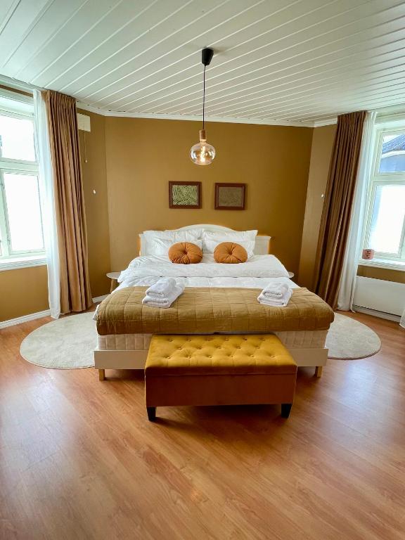Sentral og fargerik bygårdsleilighet - B&B Halden