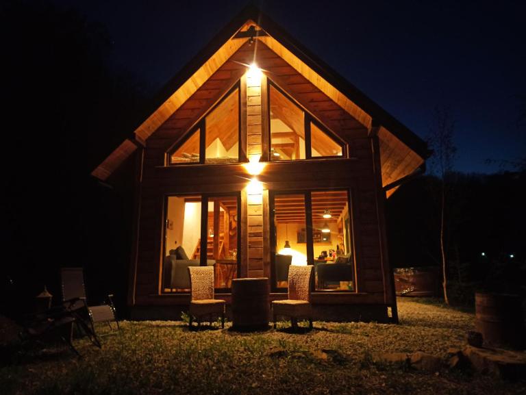 Miłochata Osada PTOSEK Bieszczady - B&B Polańczyk
