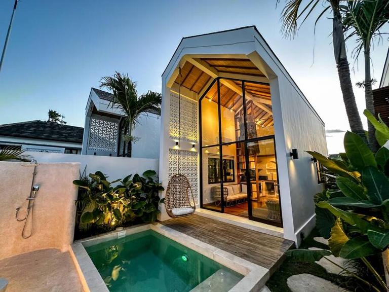Tiny Villa Nyanyi - Architectural House 4 mins from Beach - B&B Tanah Lot