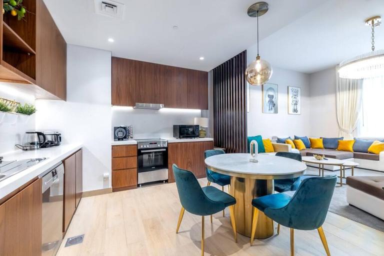 Goldbest La Mer - Luxury 1 bdr Apartment with Beachfront Pool - Ferienwohnung Dubai