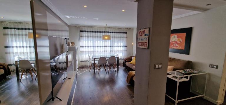 Astur Playa I - WiFi - 2 Hab y 2 Baños - VUT-4987-AS - B&B Gijón