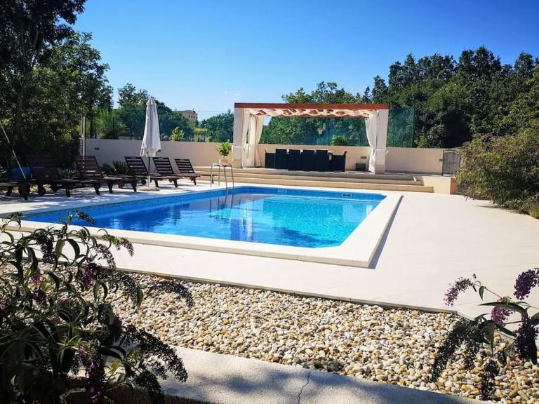 Villa La Plazza - B&B Dugopolje