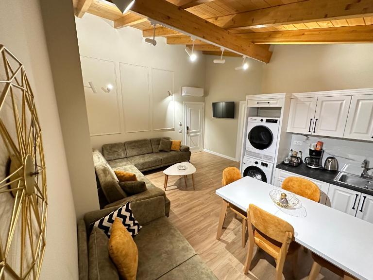 Arial Penthouse Suites - Ferienwohnung Vlora