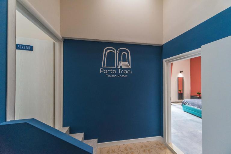 Porto Trani Maison D' Hòtes - B&B Trani