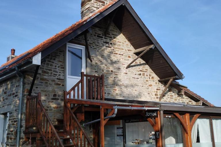 Studio équipé au sein d'une fermette - B&B Moncy