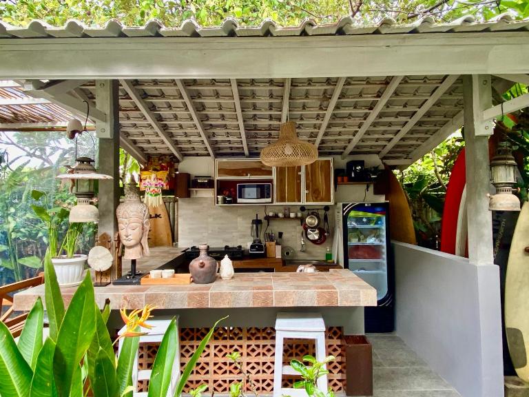 Blue Waves Balangan Homestay - B&B Uluwatu