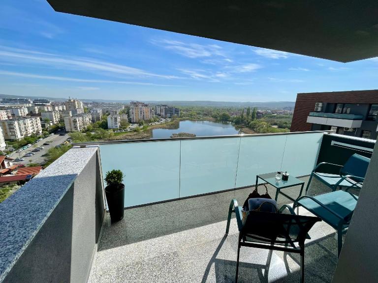 Lakeside Apartment Cluj-Napoca - Ferienwohnung Klausenburg