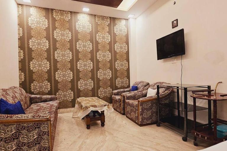 Hostmystay-2bhk Amarcolny Market - B&B Nuova Delhi