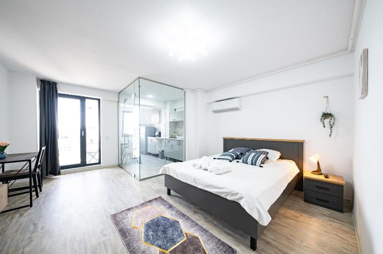 YUSUF Studio NERVA TRAIAN parking free - Chambres d'hôtes Bucarest