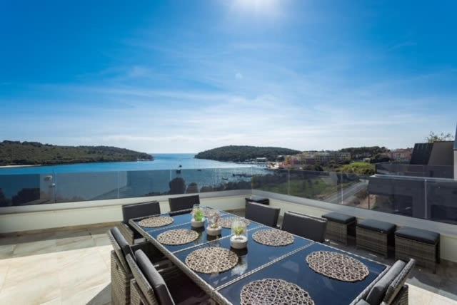 Luxury apartment Anto with sea view and balcony - B&B Banjole