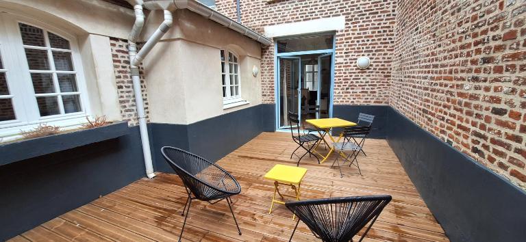"La cour du Noble" Hyper centre et au calme cour privative parking à proximité - B&B Arras