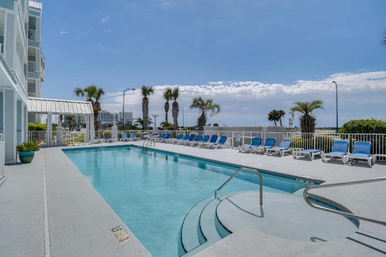 Condo w/ Pool Access: Walk to Cotton Bayou Beach! - B&B Orange Beach