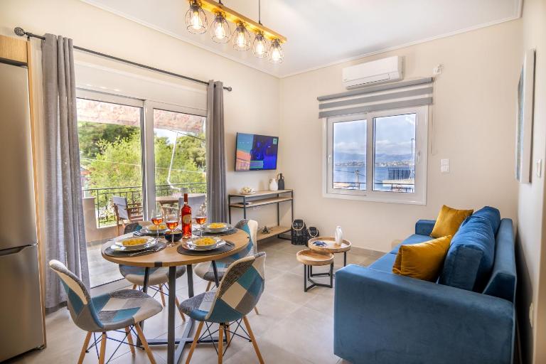 Dina Luxury Sea View House - Bed and Breakfast Aiánteio