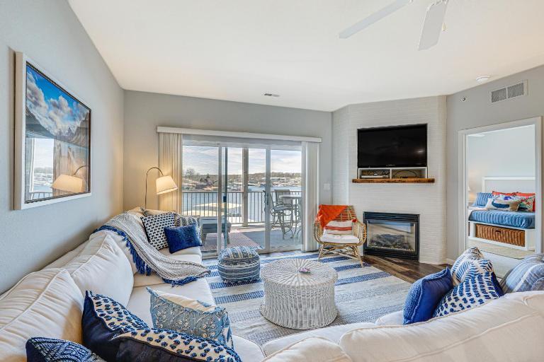 Dine Al Fresco on Balcony: Osage Beach Condo! - Ferienwohnung Osage Beach