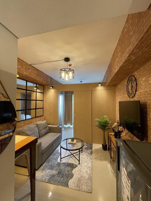 Grass Residences Industrial-Themed Staycation - B&B Manila