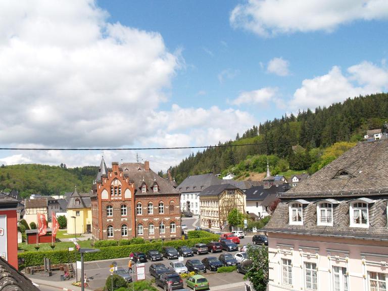 Ganzes Haus, Zentrale Lage Adenau Nürburgring - Chambres d'hôtes Adenau