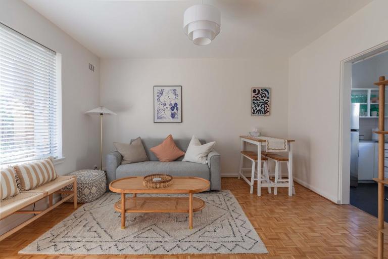 Stylish Sun Drenched North Bondi Beach Oasis - Bed and Breakfast Sydney