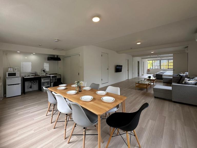 b hotel Kaniwasou 201 2BR Apt, Near Itsukushima Shrine, For 12 Ppl - B&B Hatsukaichi