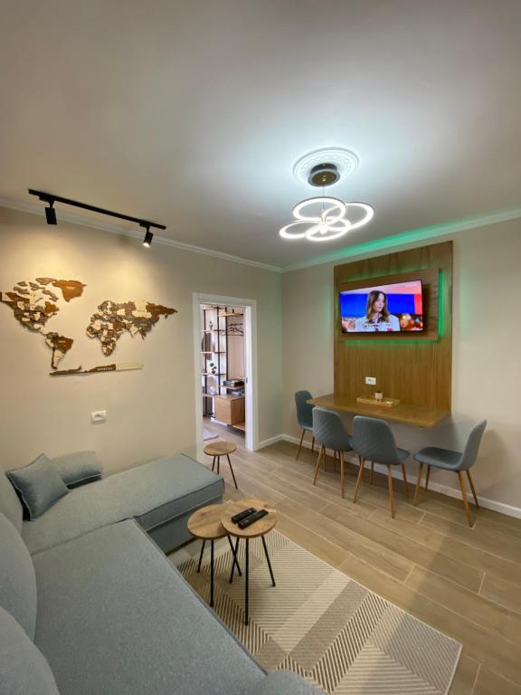 En's Beach Apartment (Two Steps From The Sea) Luxury Apartment in Mali i Robit, GOLEM - B&B Golem