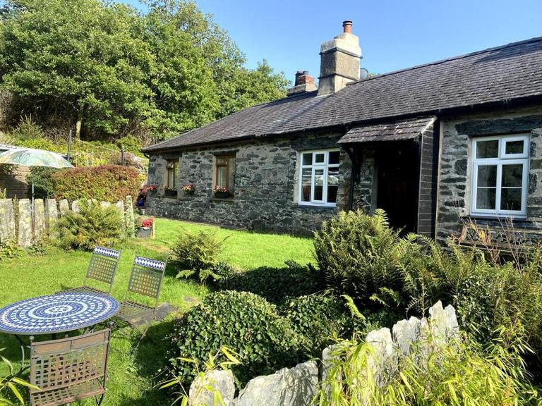 Your Snowdonia Escape! - B&B Capel Curig