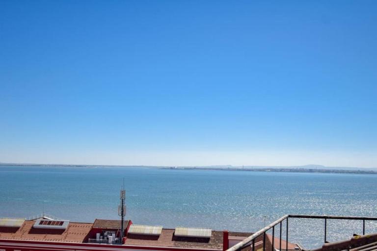 Stylish Lisbon Apartment Central - Bed and Breakfast Lissabon
