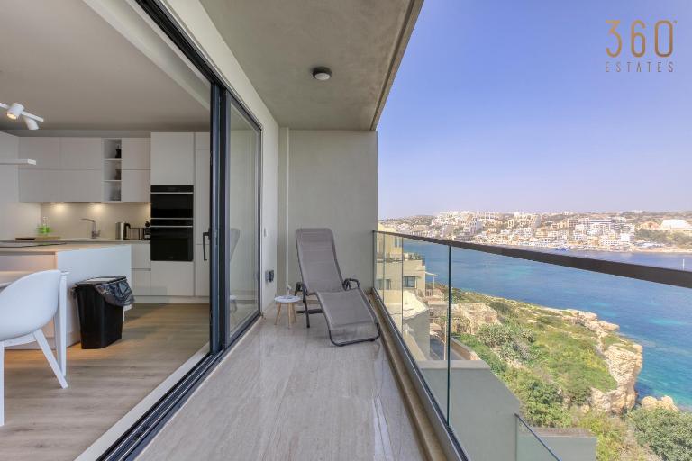 Designer 2BR home with Stunning views in St Pauls by 360 Estates - B&B San Pawl il-Bahar