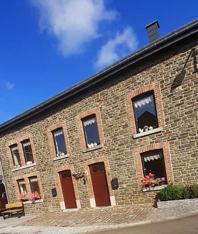 "Sous Le Même Toit" "CHAMBRE FAMILIALE CHEZ L' HABITANT" - B&B Rendeux