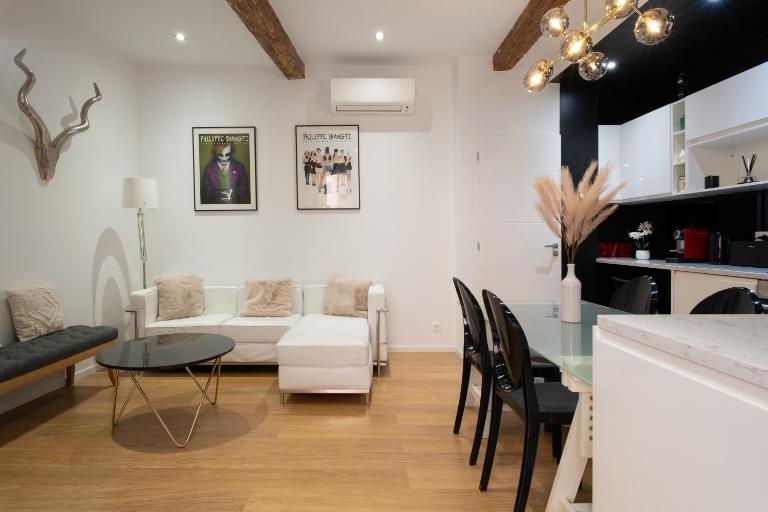 Le Yona Mirabeau - Appartement T3 Atypique situé dans le centre ville historique - proche Rotonde - Bed and Breakfast Aix-en-Provence