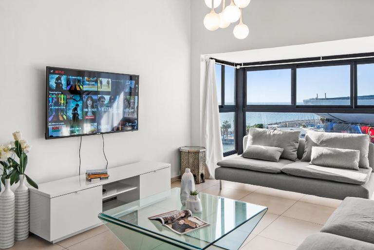 Mediterranean Vista Apartment in front of Gordon - Ferienwohnung Tel Aviv