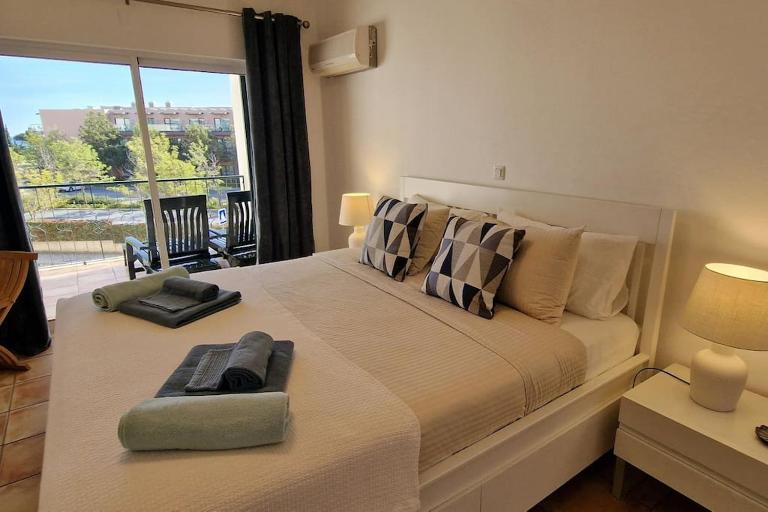 Jasmine apartment next to Meia Praia Beach - B&B Lagos