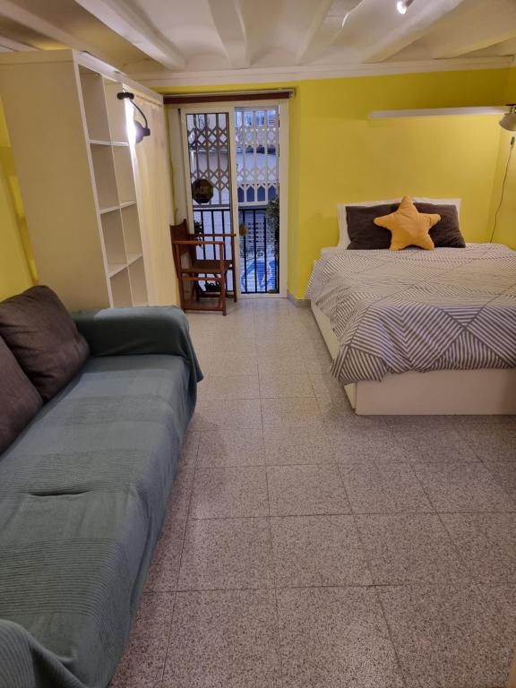 Cozy Apartment downtown BCN, AC, 30 nigths min - Bed and Breakfast Barcelona