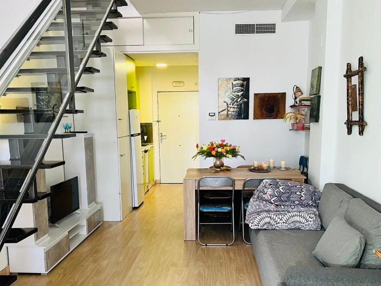 Espectacular apartamento con piscina y garaje. - B&B Madrid