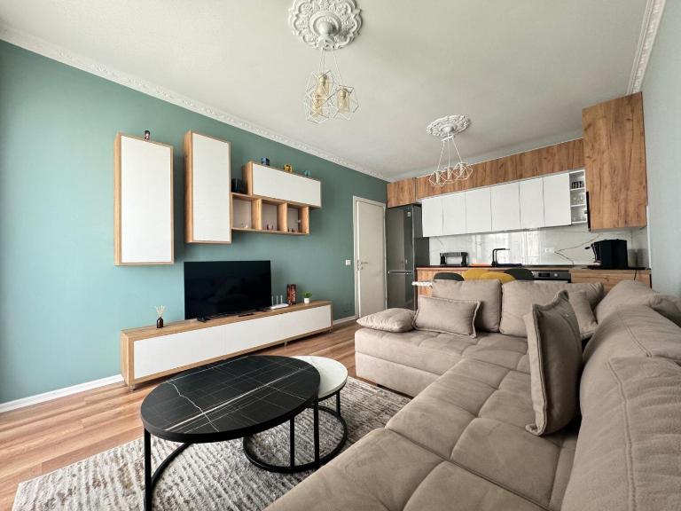 Luir's Apartment - B&B Tirana
