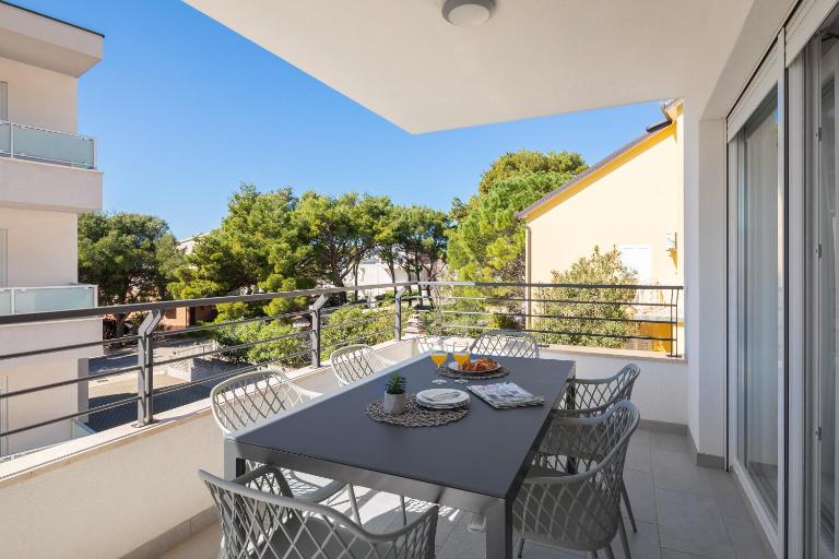 Dada Luxury Apartment A1 - Chambres d'hôtes Promajna