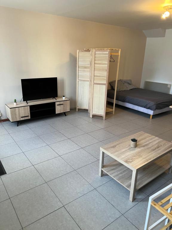 Studio cosy meublé tout confort, Proche centrale, Idéal pros & week-ends - B&B La Celle-sur-Loire