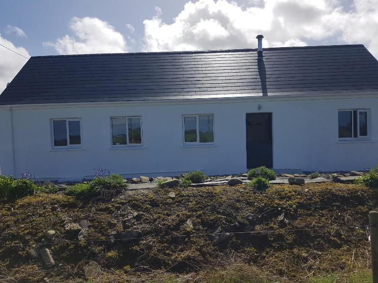 Fully Refurbished 200-Year-Old Farmhouse - B&B Tralee