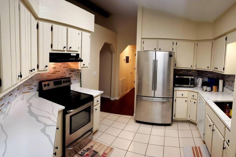Eclectic Ranch Style Home - Sleeps 12 - B&B Belleview